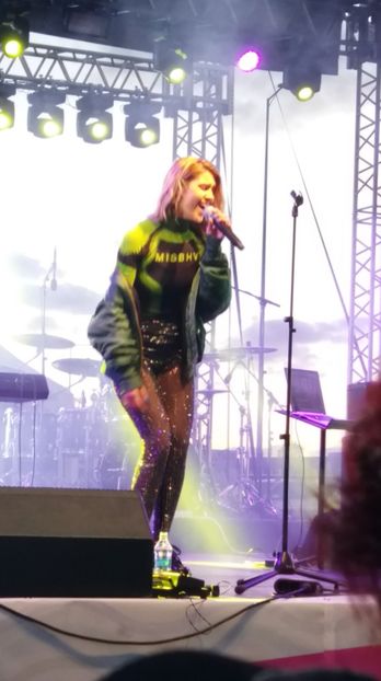 43221093_281227079163379_6803401301225897984_n (1) - 01 Ereteam concert Vivo