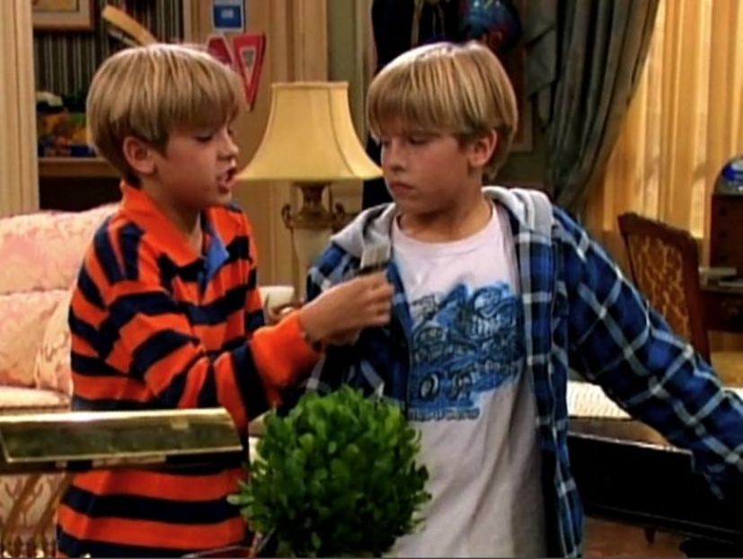 Matei [ala mai gras la fata:)))] - Da-mi mie telefonul...stiu o gluma buna ;x *formeaza nr lor*=)) - episodul 60