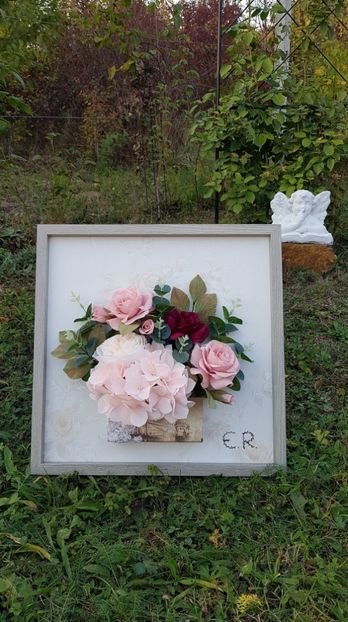 received_773473609711653 - Flori de hartie