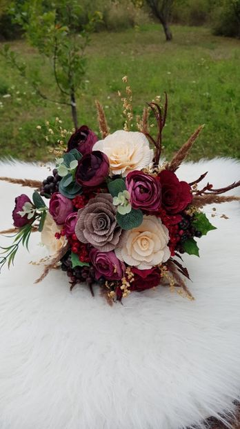 received_1121336451360147 - Flori de hartie