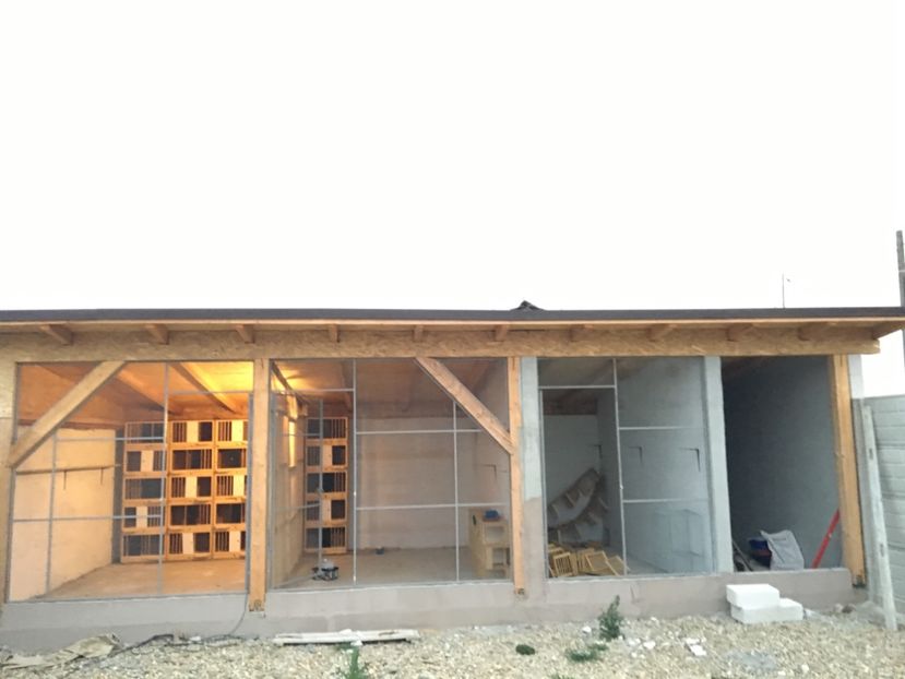 3AD09F85-333D-4E43-935C-02E007F4B732 - Boxe reproducție Voliere