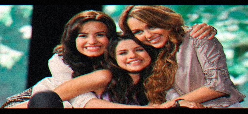 ‹4attractions ̸̠G̸̸̠̠O̸̠T̸̠Demi-Selena-Miley✩. - Dont make me close 1more door