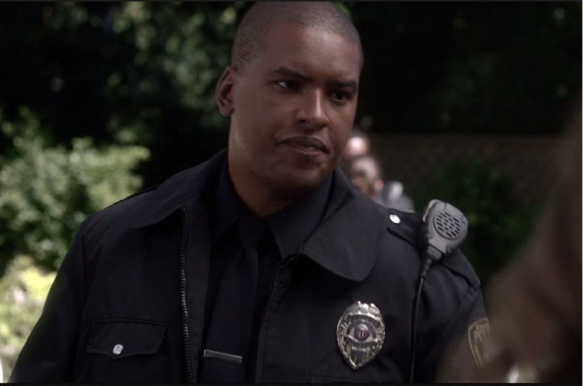 Bineinteles. Ati depasit viteza regulamentara...ati condus cu 190 km la h..carnetul mi-l puteti da? - episodul 61