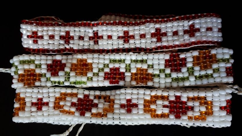  - Brățări brodate din margele