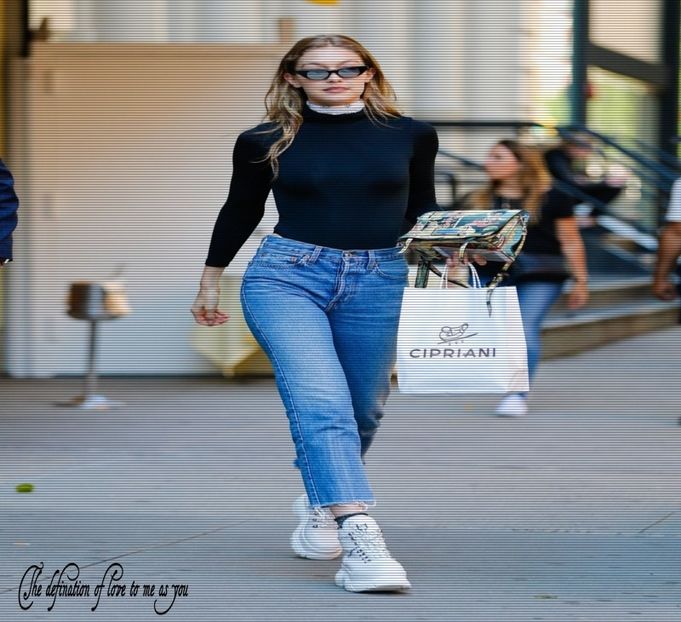 ❧ℭッ ๅ́α̢ɹǝ͢м҉ǝнdǝ✘ "cu siguranta as fi purtat o rochie mulata si tocuri in loc de jeans si - SO1xE01 Who are you to judge