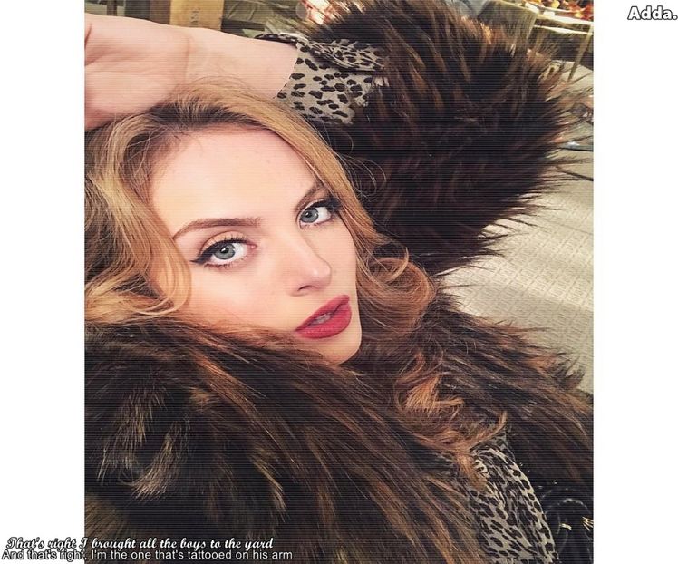 》Multumesc. *Surâd și mă ridic de unde stăteam și intru în baie, vorbesc cu ea de acolo* + - SO1xE01 Who are you to judge