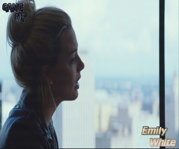 - Nu răspund nimic la gluma acestuia, doar schițez un zâmbet palid, apoi când acesta își + - Epii 28 _ Cant feel my face