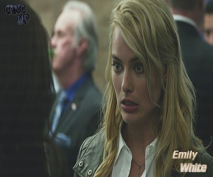 - Mă prind cu mâinile de bord când acesta pune frână bruscă și mă uit la el. "Ce-i? Ce te + - Epii 28 _ Cant feel my face