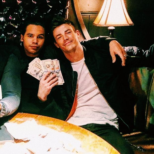 ⤑ᵖᶤᶰᵏĿЄ♏ØИÂÐЄ ┊Scuze printesa,uitasem ca nu poti atinge regalitatile(click - SO1xE01 Who are you to judge