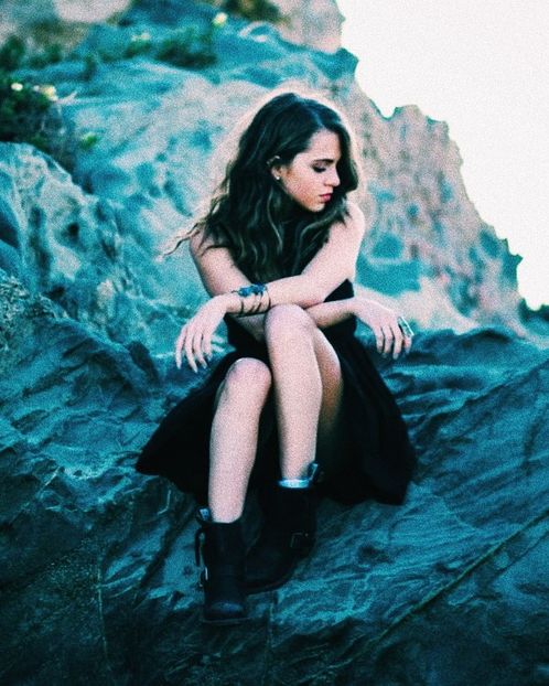 ⤑ᵖᶤᶰᵏĿЄ♏ØИÂÐЄ ┊#se face ca e foarte ofensata de ce de intampla;,(click - SO1xE01 Who are you to judge