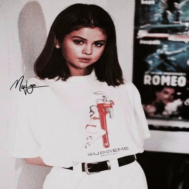 [ imi ridic ochii din telefon la momentul impactului ] Doamne, scuze! A fost vina mea. - SO1xE01 Who are you to judge