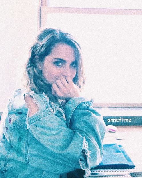 ⤑ᵖᶤᶰᵏĿЄ♏ØИÂÐЄ ┊Nu vrei direct sa le facem un powerpoint cu(click - SO1xE01 Who are you to judge