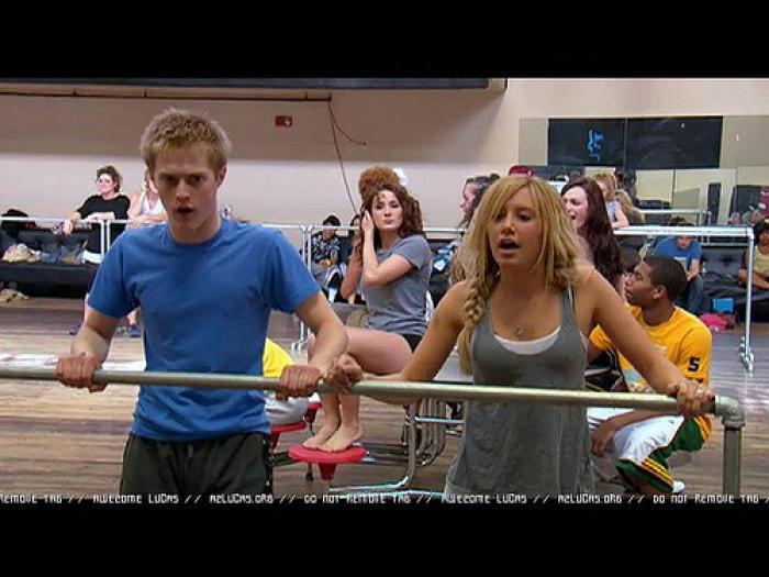 IIQCMNRCPEOMCAJWUFK - Ashley Tisdale and Lucas Grabeel