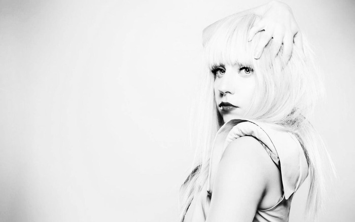 lady_gaga_gray_1280x800 - Lady Gaga