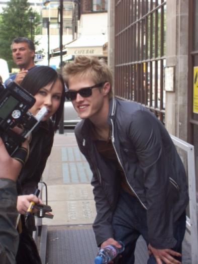 CONZJTNTPTNBKPXMNUW - Lucas Grabeel