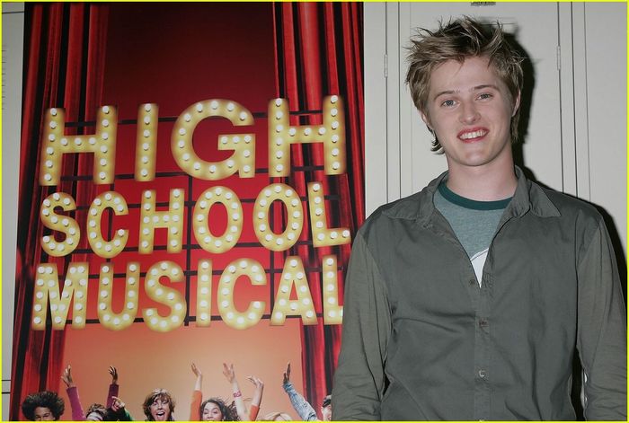 high-school-musical-video05 - Lucas Grabeel