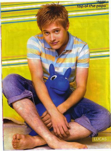 ICVYAWDMODTNVVSLNSF - Lucas Grabeel