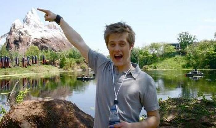 IVSQUKJDRYGPCLGVPFD - Lucas Grabeel