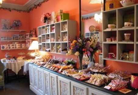 0026_01_Confiserie%20Louise%20Decarie%20Sweets%20for%20Everyone-large
