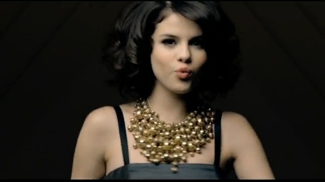 19 - Selena Gomez Naturally