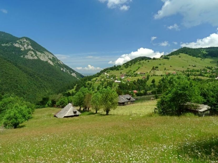  - 03 - Satele Măgura și Peștera