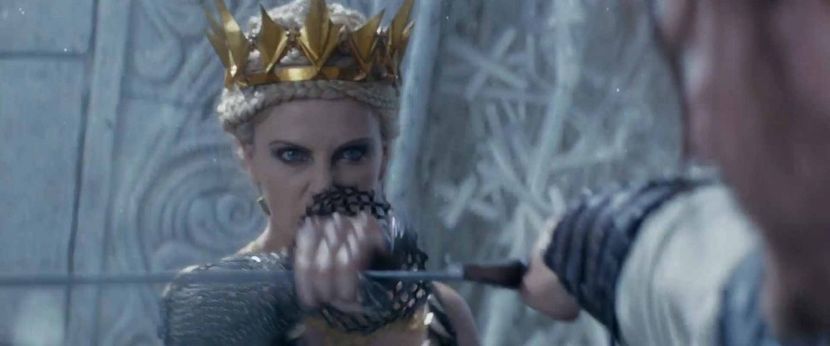 ▬ Dar cum ea e mereu atenta la orice, prinde sabia si privirea ei se indreapta acum spre mine - I - The Goddess Of Death - Change Of Heart