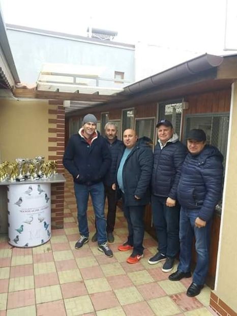  - Întâlnire cu prietenii