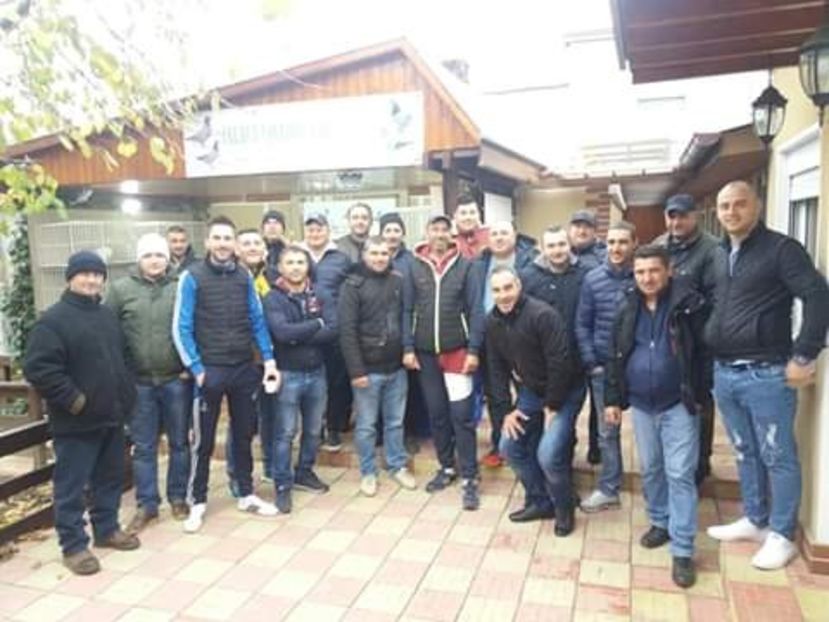  - Întâlnire cu prietenii