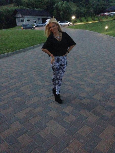 40256703572_f27440_o - Ana Baniciu