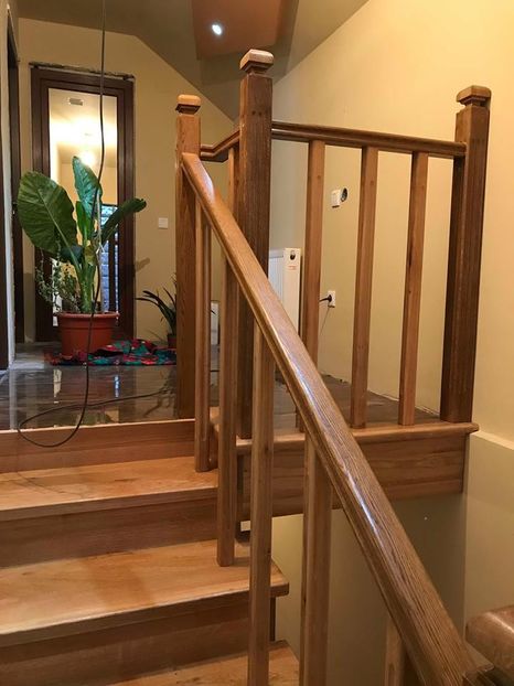  - 2018 Scari Interioare