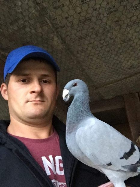 33F5F05E-B45C-4181-AF56-61DF4DAE4E17 - contact