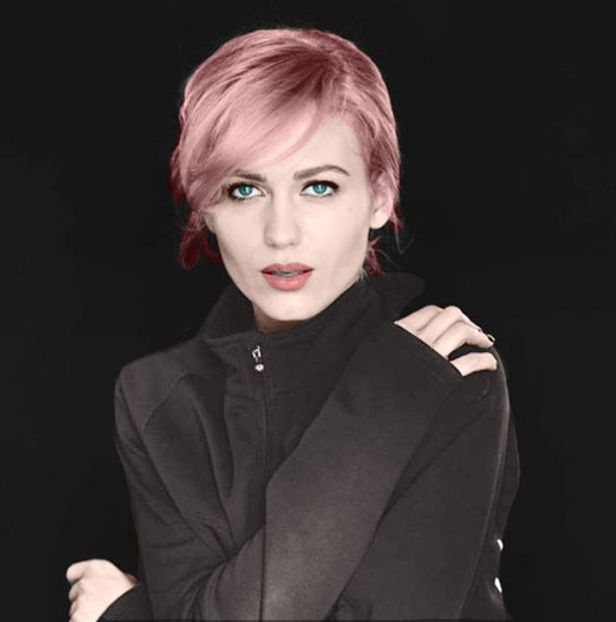  - 001a Michaela