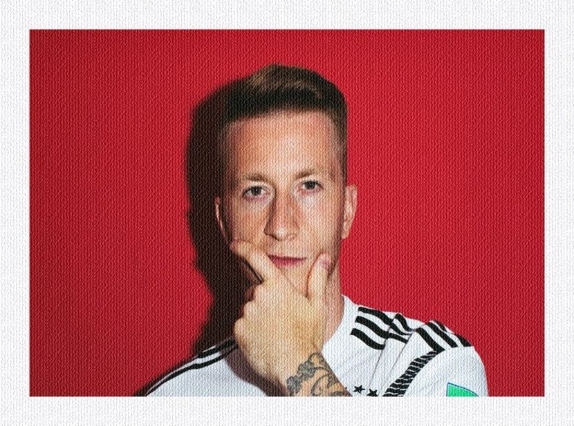 ;ϟ 　25th day 　⚽ 　25.december.2018 - you ll never walk alone - challenge