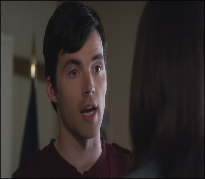 Tigrisor vrei sa spui... citeam ziarul, scrie despre Mihai ca a renuntat Derek la colaborarea cu el - episodul 63