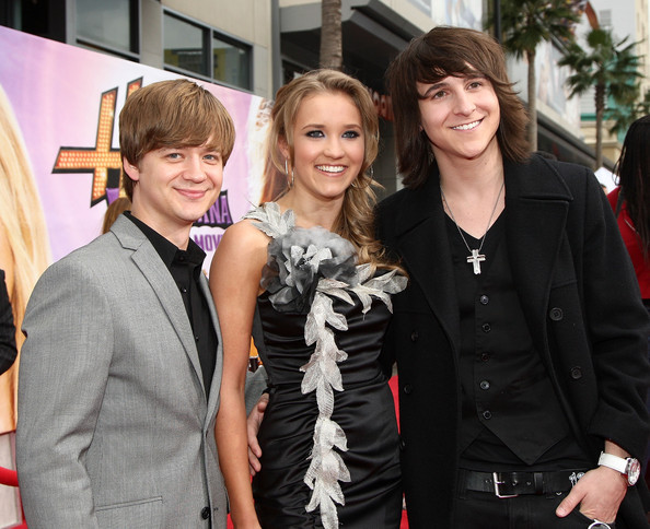 Premiere+Walt+Disney+Pictures+Hannah+Montana+-biuVEEitiil - Emily Osment and Mitchel Musso