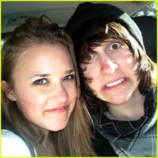 xz8jay1p4402zxj4 - Emily Osment and Mitchel Musso