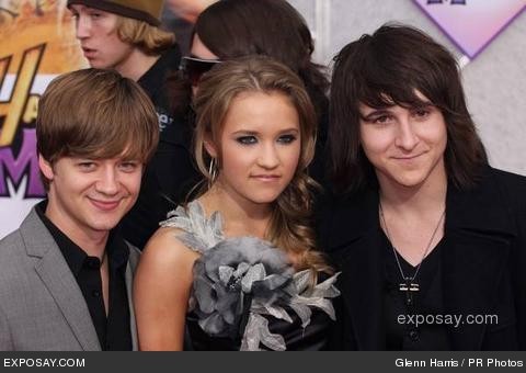 jason-earles-emily-osment-and-mitchel-musso-1AJ7Xx - Emily Mitchel and Miley