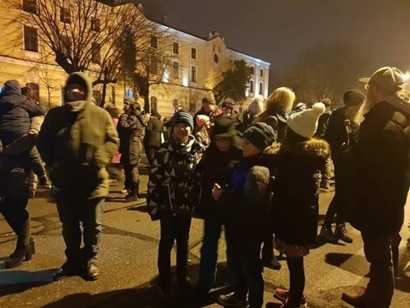  - 2019 REVELION CU PRIETENII
