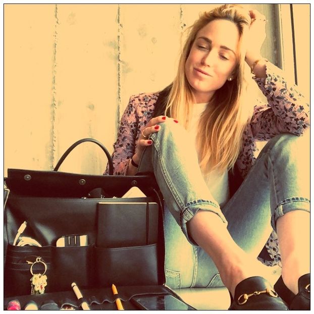 ▬ Arunc tigara in canal si ca ma sperii si ma intorc catre ea. ❝Am aruncat bunatate de tigara.❞ - SO1xE01 Who are you to judge