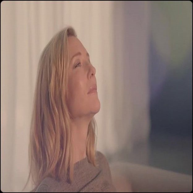 ▬ ❝Am timp sa ajung si la cabinet.❞ Ma uit la ea si surad. - SO1xE01 Who are you to judge