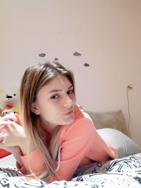selfiecamera_2018-12-30-01-28-30-185 - Facebook