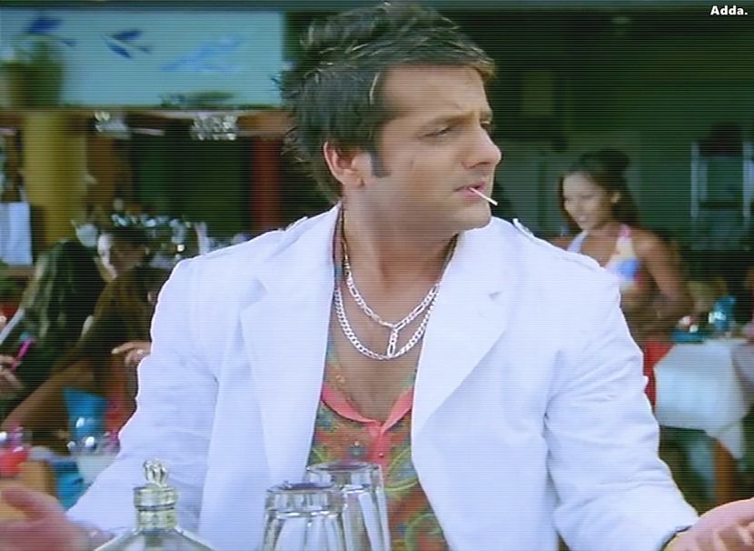 》*le prof cocalar se plimba pe holuri si se uita dupa studente* =)))))))))) - SO1xE01 Who are you to judge