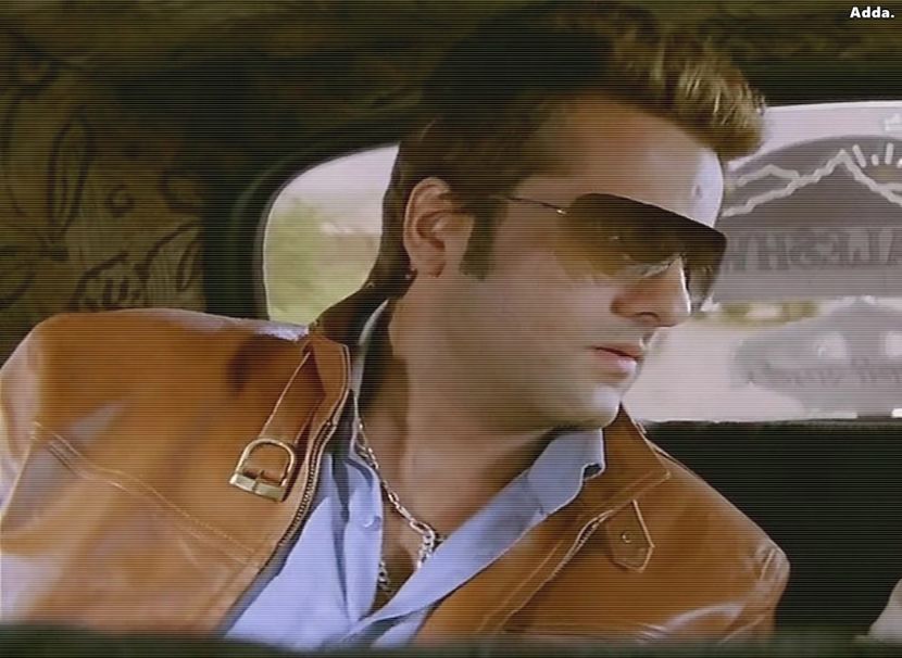 》Am înțeles... *ajunge în fața ei și-i dă un fir de păr după ureche* Știi, te pot ajuta, ofer + - SO1xE01 Who are you to judge