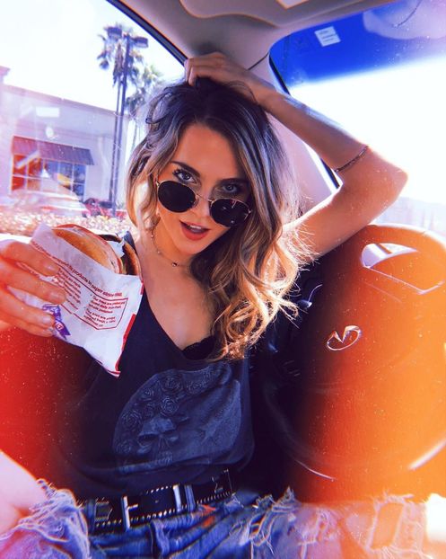 ⤑ᵖᶤᶰᵏĿЄ♏ØИÂÐЄ ┊# inghite in sec; uhm..multumesc frumos(click - SO1xE01 Who are you to judge