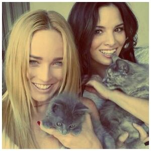 ▬ ❝Nu din bautura iubire, in starea asta.❞ Rad la ceea ce a zis Liz si imi duc privirea - SO1xE01 Who are you to judge