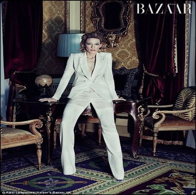 ▬ ❝Corespunzator sau nu, e buna.❞ Zambesc cand vad ca nu vrea sa imi de-a dosarul si - SO1xE01 Who are you to judge