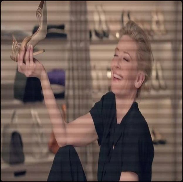 ▬ ❝Nu fac asta si nu beau cu studentii, tu esti febletea mea nu ei.❞ Ma pufneste rasul.=)))) - SO1xE01 Who are you to judge