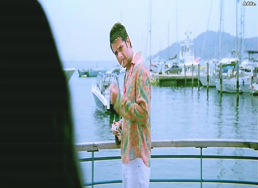 》*era în capătul coridorului, flirta cu altă studentă care-i răspundea la avansuri* =))))))) - SO1xE01 Who are you to judge