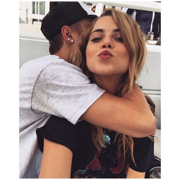 ⤑ᵖᶤᶰᵏĿЄ♏ØИÂÐЄ ┊Si daca nu ii mai dau eu notitele de la cursurile de(click - SO1xE01 Who are you to judge