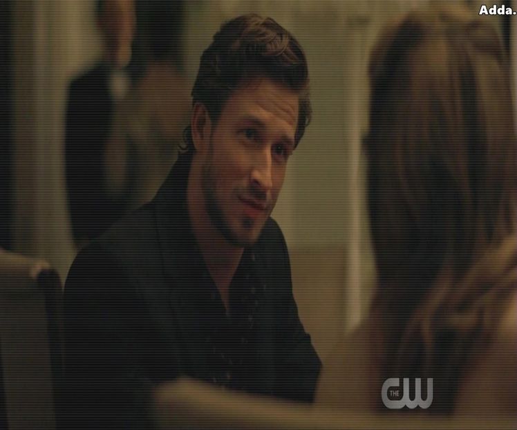 》*râde urcat într-un pom și ascuns, urlă că știa că Liz nu-l va vedea* Asta este pentru că + - SO1xE02 Popped pills n u smoke